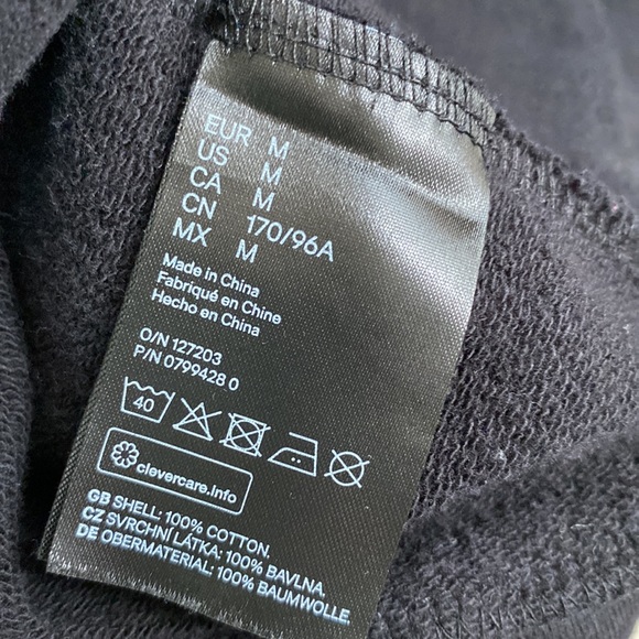 H&M sweater with gold button details size Medium - Picture 5 of 5